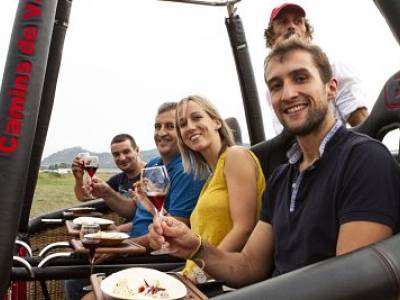 Menú degustación y selección de vino y cava