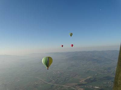Vol en globus a Osona: la plana de Vic des del cel